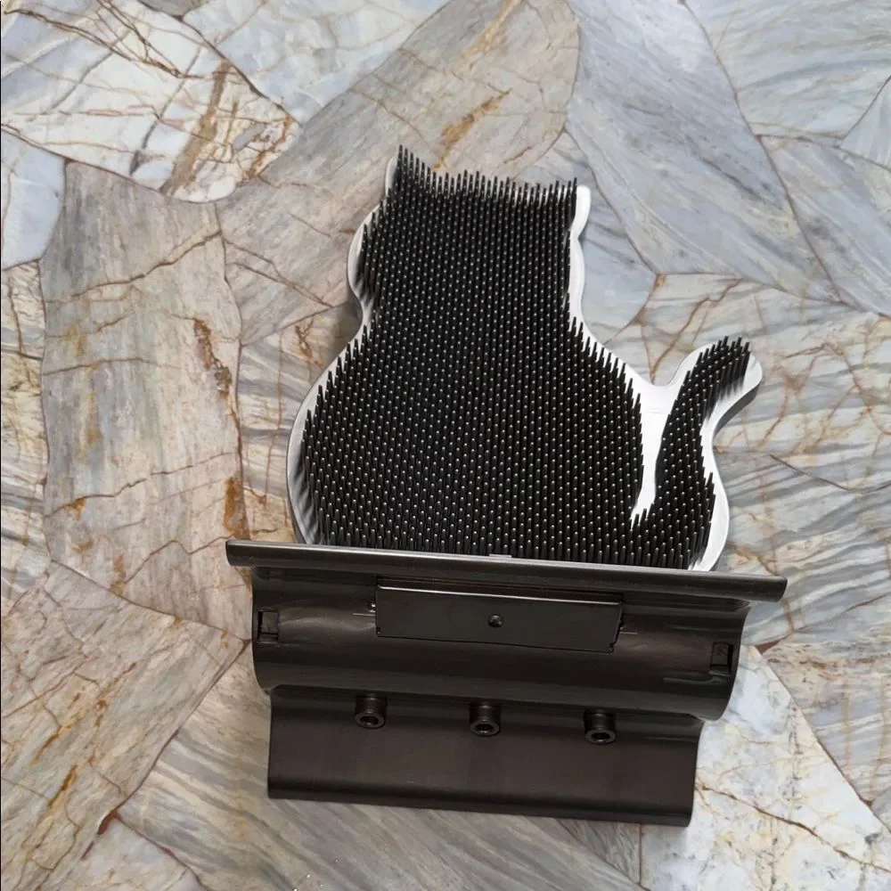 KONG Connects Kitty Comber Cat Self Groomer Wall Mountable Silver Grey